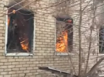 Аварийный дом сгорел в Волгограде: видео с пепелища