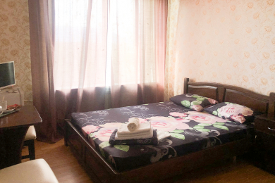 Отдых в номерах эконом и люкс - отель "Lucky House" - 