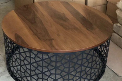 Декоративные столы, кресла-качалки, часы, полки. - 