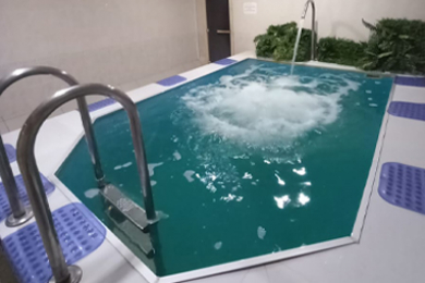 Отдых в русской бане с джакузи, бассейном и бильярдом