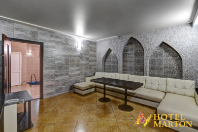 Уютный и вместительный хамам с большим бильярдом, бассейном