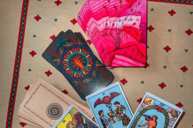 Услуги опытного таролога. Расклад на картах ТАРО. Любовь, семья