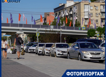 «Делали сквер, а получился веселый аттракцион»: что творится на Привокзальной площади Волгограда в час пик