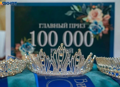8 девушек в купальниках и битва за корону: вы должны это увидеть!
