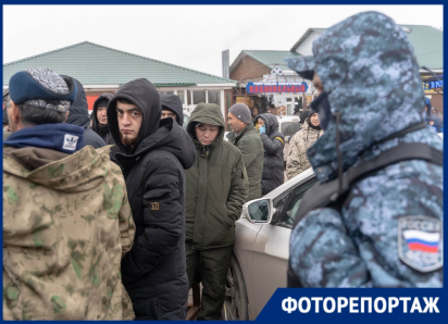 «Они подчиняются только президенту»: предновогодний рейд по мигрантам навел шума на рынке в Волгограде