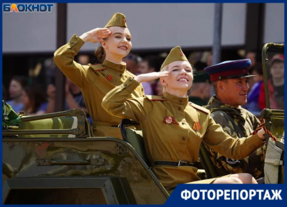 Как на подбор: показываем ярких красавиц Парада Победы в Волгограде 