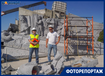 Скульптуру бойцам СВО в стиле Вучетича собирают по частям у подножия Мамаева кургана 