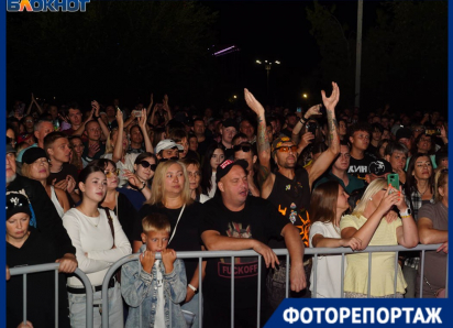 Миллениалов и зумеров объединили песни Виктора Цоя в Волгограде