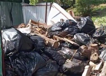 Кто превращает город в помойку? Очередной мусорный вброс в центре Волгограда!