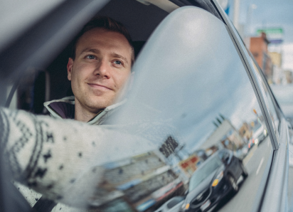 Водители — на Android, пассажиры — на iPhone: Drivee составил аналитический портрет водителя в Волгограде