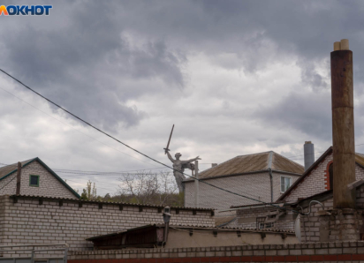 МКД загорелся после атаки ВСУ на Волгоград 2 октября 