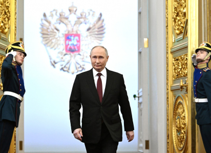 Путин перед президентской присягой поцеловал известную волгоградку 