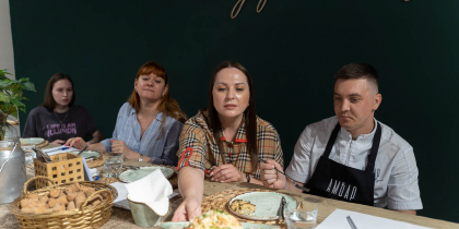 Панцирь креветки скормила хозяюшка члену жюри ради короны "Мисс Блокнот Волгоград"