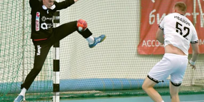 Волгоградский «Каустик» открыл сезон матчем против чемпиона страны