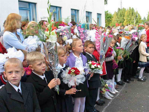 Более двух тысяч полицейских и казаков будут следить за детьми 1 сентября