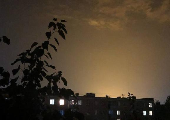 «Аж небо белое»: жители сообщают о взрыве под Волгоградом