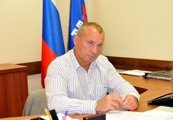 Андрей Бочаров на место Федюнина в аппарат губернатора привел Лихачева