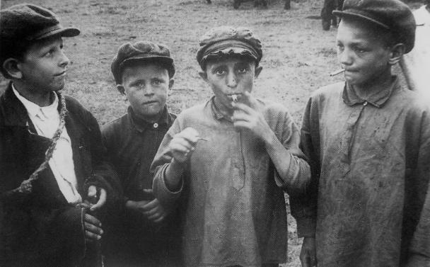 Брошенные дети Сталинграда: жизнь и преступления подростков в сражающемся городе