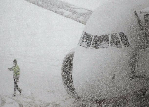 Аэропорт Волгограда в снегопады работает в штатном режиме