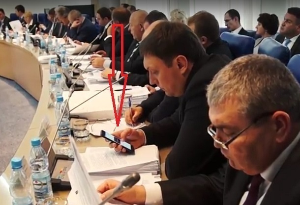 Депутат Николай Лукьяненко «завис» в соцсетях на заседании о принятии бюджета Волгоградской области