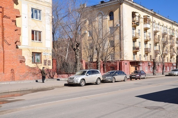 Автомобили начали ездить в обе стороны по улице Советской в Волгограде