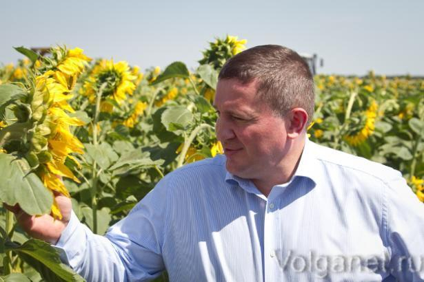Губернатор Волгоградской области  исчез накануне своего дня рождения