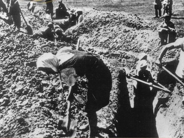Календарь: 17 сентября 1942 год- Сталинградский комитет обороны приказал всему взрослому населению рыть окопы