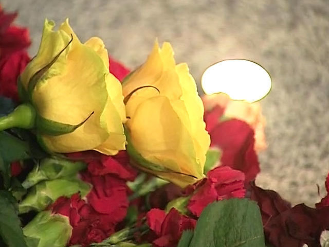 В память о погибших коллегах полицейские зажгли в Волгограде свечи