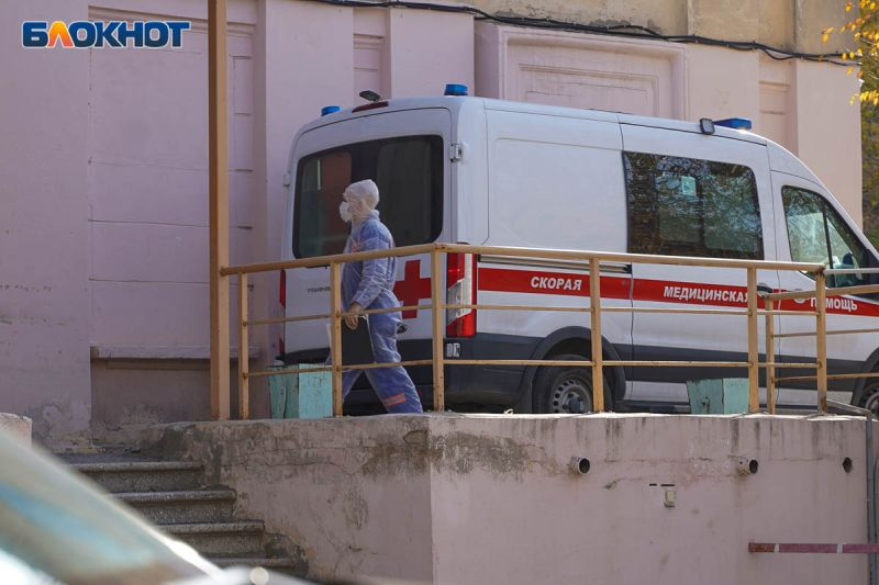 В четырех волгоградских больницах ввели «красные зоны» по COVID-19