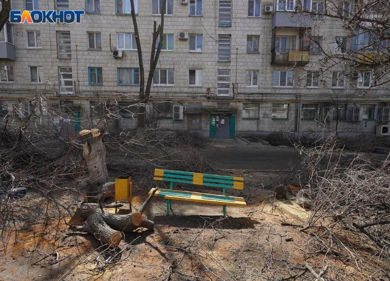 «Как Ангарский утонул в грязи»: жизнь известного в Волгограде микрорайона в 54 фотографиях