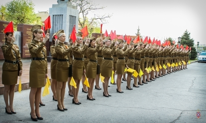 Девушки-регулировщицы в форме военных лет выйдут на дороги Волгограда в День Победы