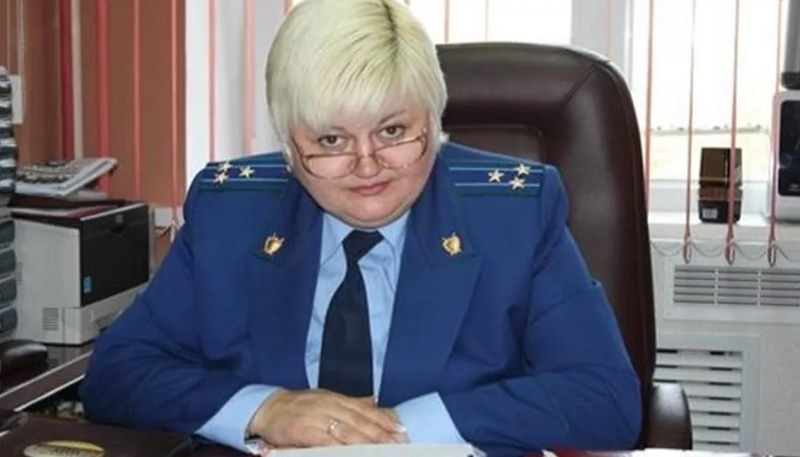Зампрокурора Волгоградской области сегодня задувает свечи на торте