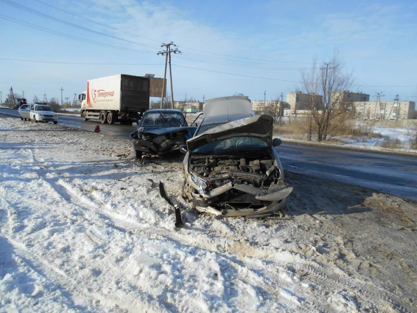 В Волгограде в ДТП Peugeot и «Спутника» пострадали двое