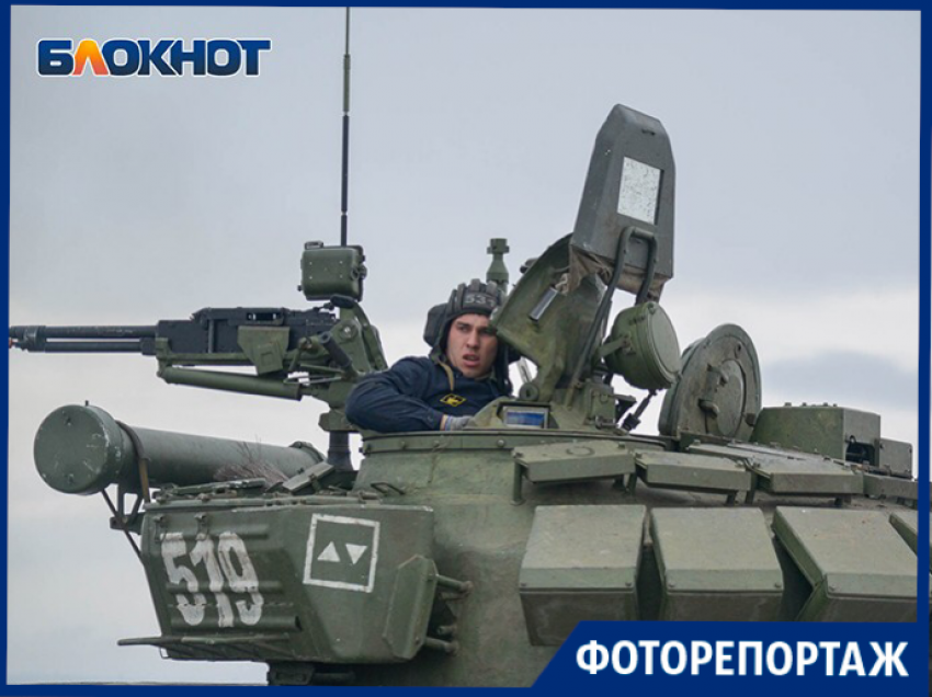Танковый биатлон в объективе фотографа: под Волгоградом выбирают лучших танкистов