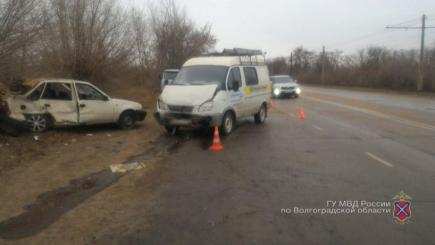 Молодой водитель вылетел на «встречку» и врезался в «Газель» в Волжском