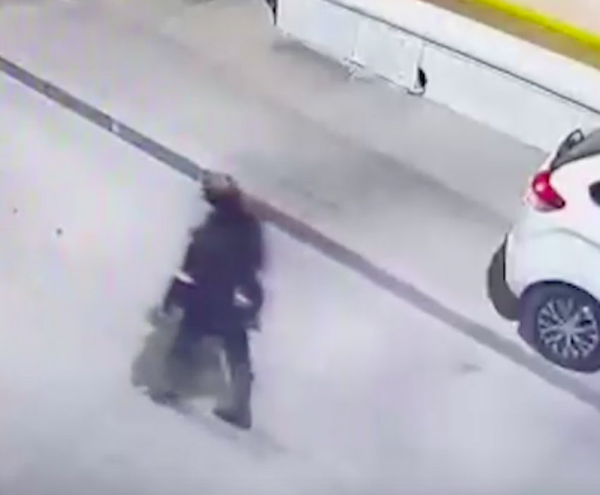 Кемеровский рецидивист-автоманьяк устроил автопогром в Волгограде: видео