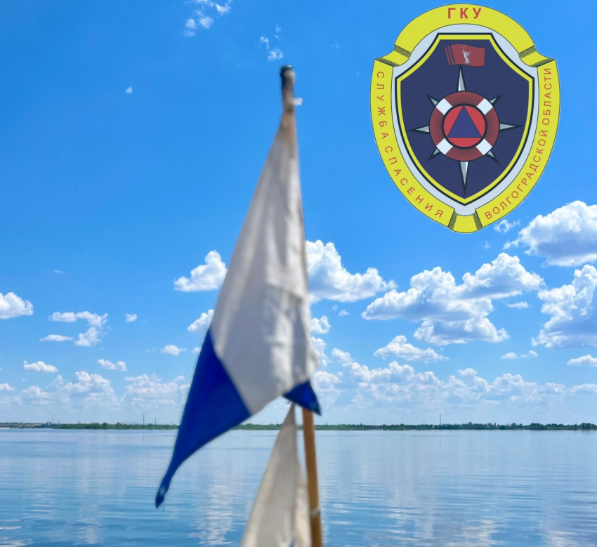 Лодка с тремя мужчинами перевернулась на пруду под Волгоградом