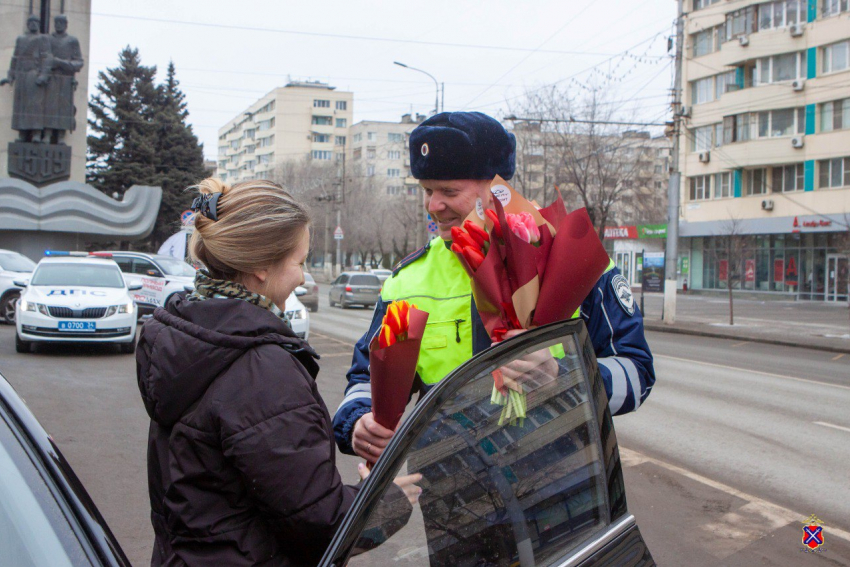 Облаву на женщин за рулем устроили в Волгограде перед 8 Марта 