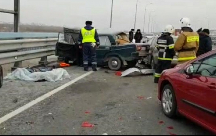 В страшной аварии с двумя погибшими волгоградцы обвинили дорожников