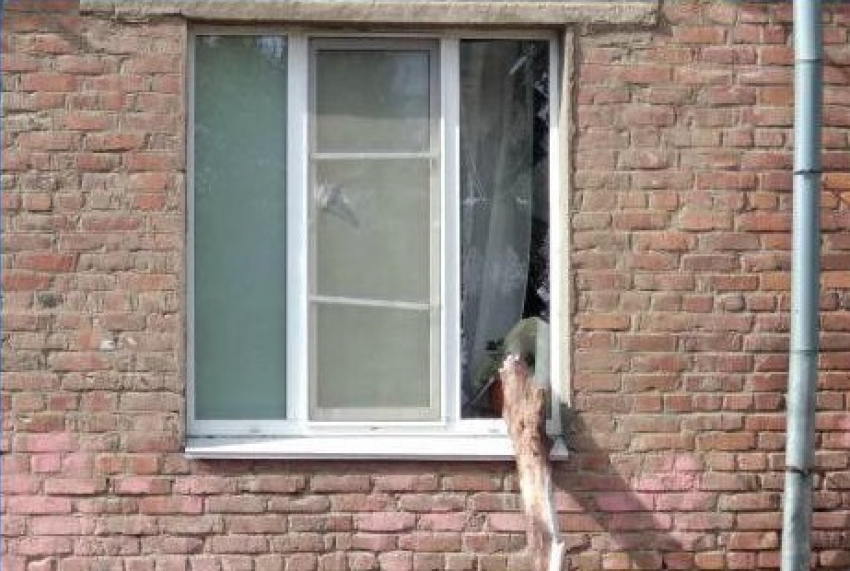36-летняя женщина выпала с 5-го этажа на юге Волгограда