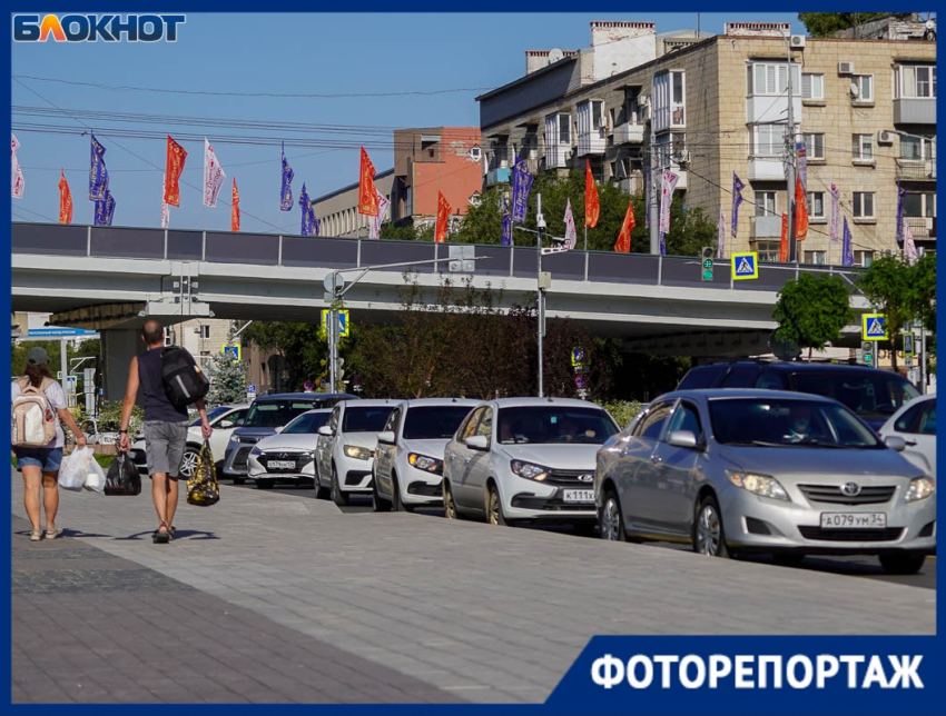 «Делали сквер, а получился веселый аттракцион»: что творится на Привокзальной площади Волгограда в час пик