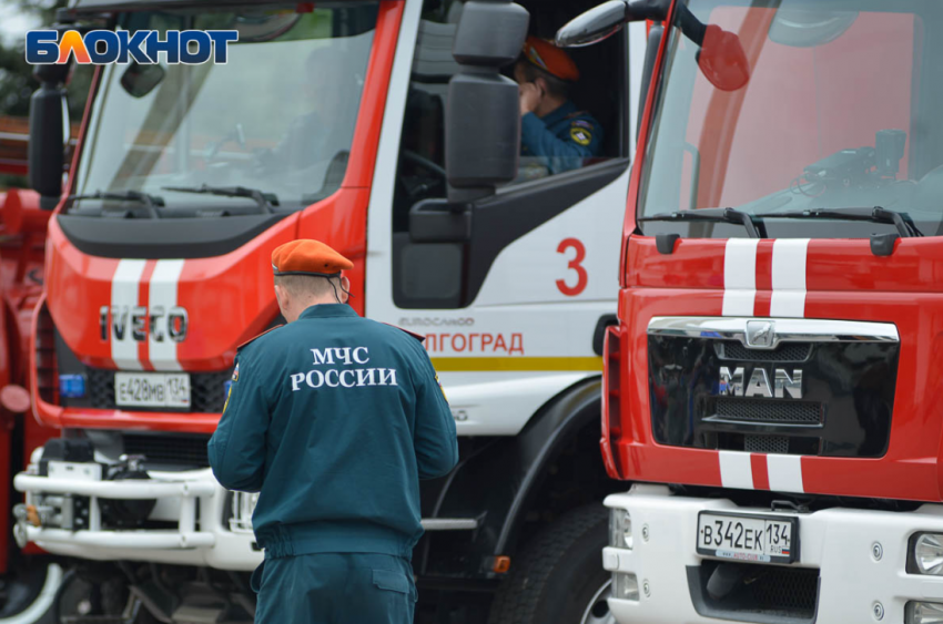 Пожарные приехали в волгоградскую школу из-за ЧП