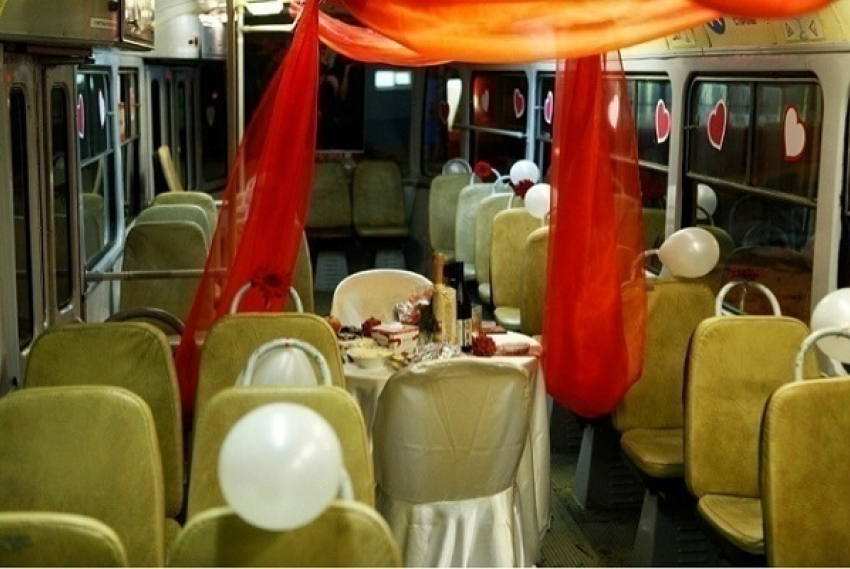Для романтического свидания в Волгограде можно арендовать трамвай или троллейбус