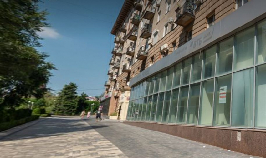 Желающих отрыть гигантский ресторан или медицинский центр вместо банка ищут в Волгограде