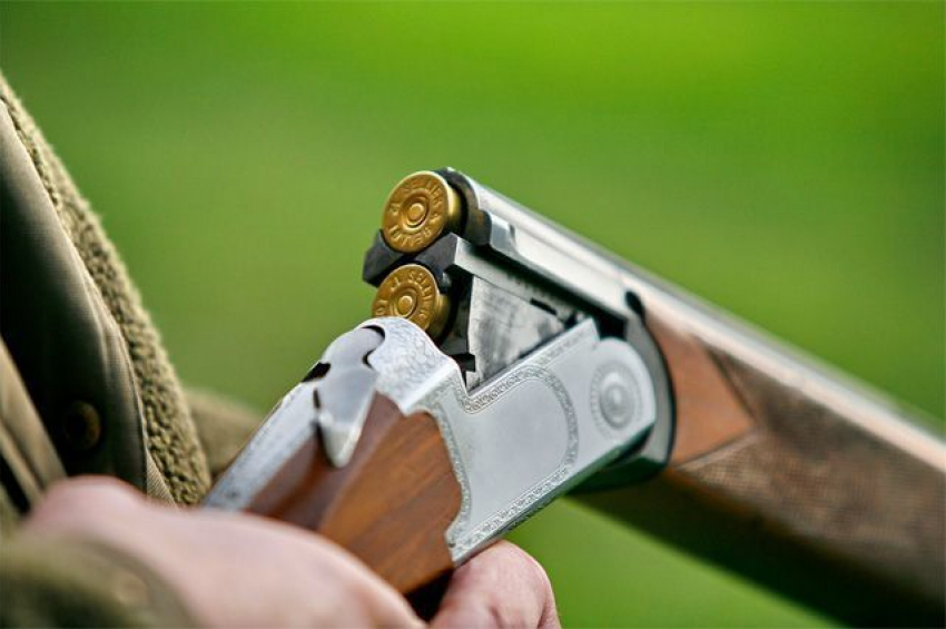 На юге Волгограда мужчина стрелял из ружья возле служебного помещения ДПС