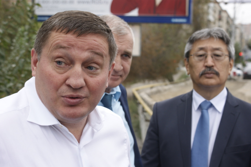 25 млн бюджетных рублей заплатят губернатор и его команда волгоградским СМИ за пиар