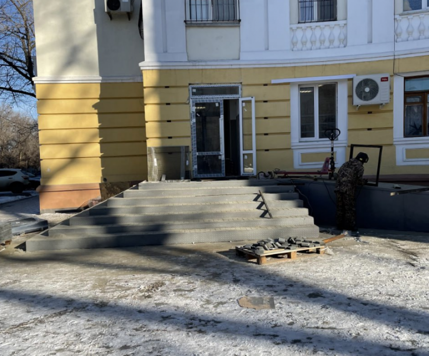 Обвиняемый в варварской переделке владелец «Магнита» в уникальном доме в Волгограде пытается судиться с приставами и мэрией