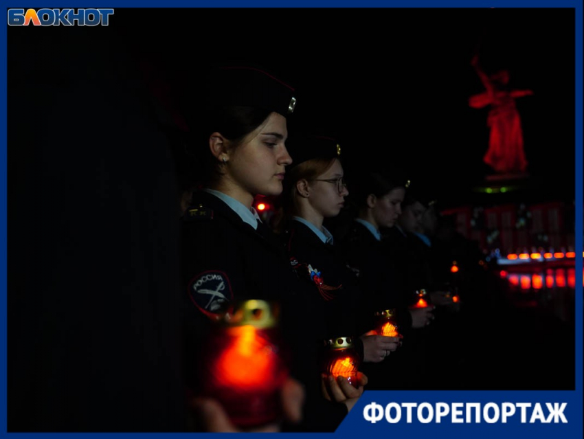 До мурашек: огенно-красное зарево и тысячи свечей зажглись на главной высоте страны