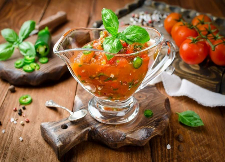 Овощеводы «Ботаники» поделились рецептом идеального томатного соуса к шашлыку