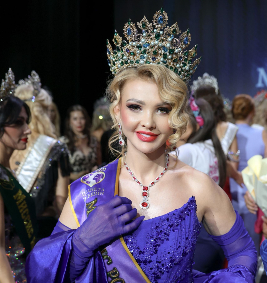 Королева парфюмерии из Волгограда выиграла корону «Миссис России»